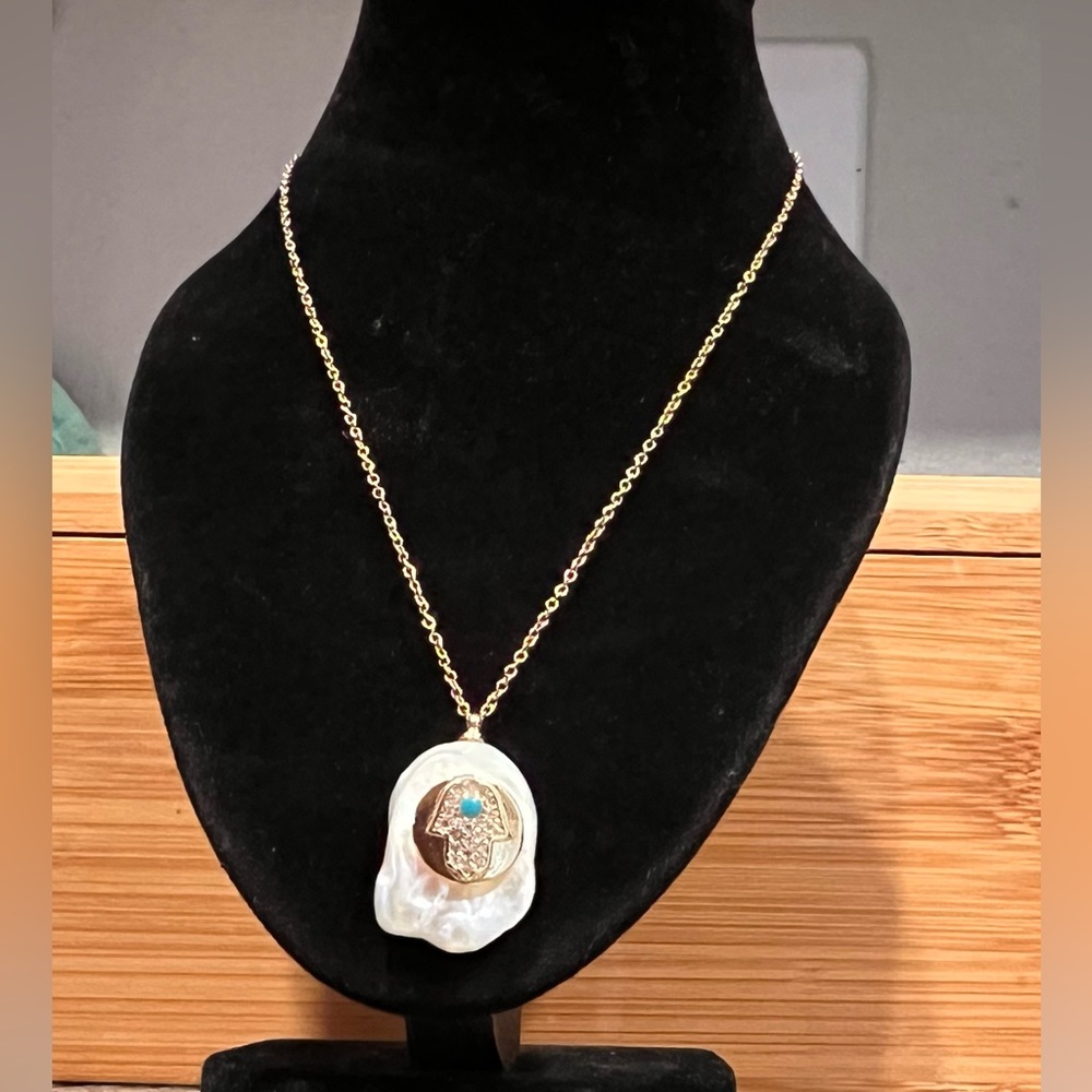Women’s accessory
